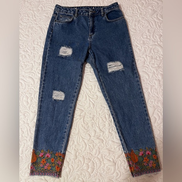 Floral detailed high-rise ripped mom style jean - Picture 1 of 4
